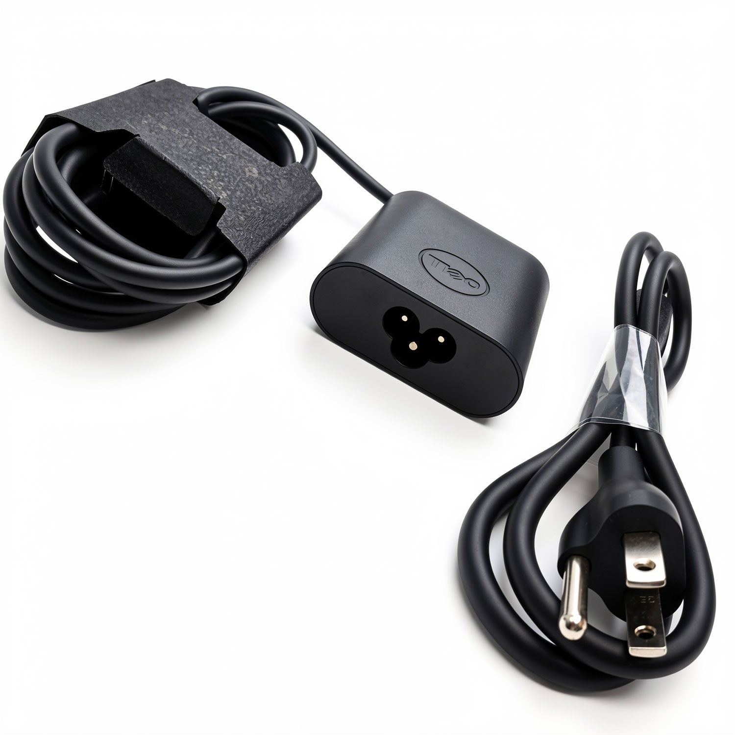 DA45NM210 45W USB-C adapter supports 5V, 9V, 15V, 20V outputs for laptops and tablets.